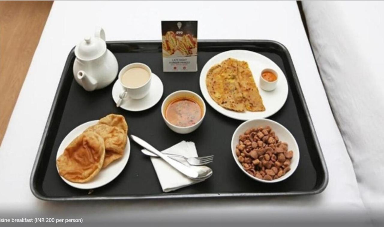 Hotel Clink New Delhi Airport Eksteriør billede