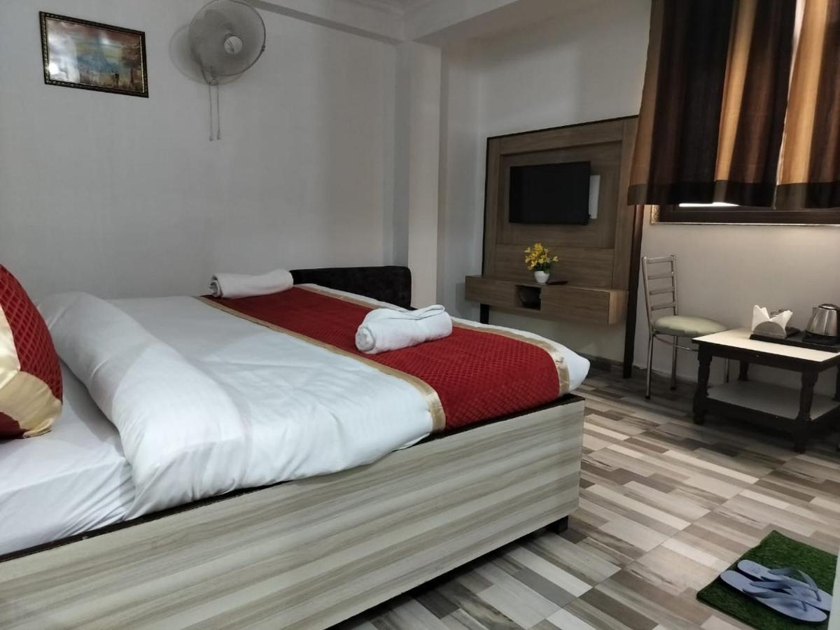 Hotel Clink New Delhi Airport Eksteriør billede