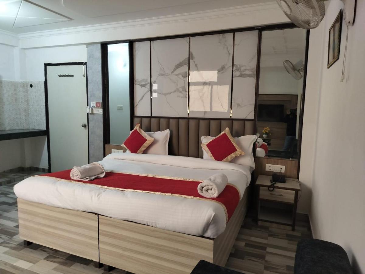 Hotel Clink New Delhi Airport Eksteriør billede