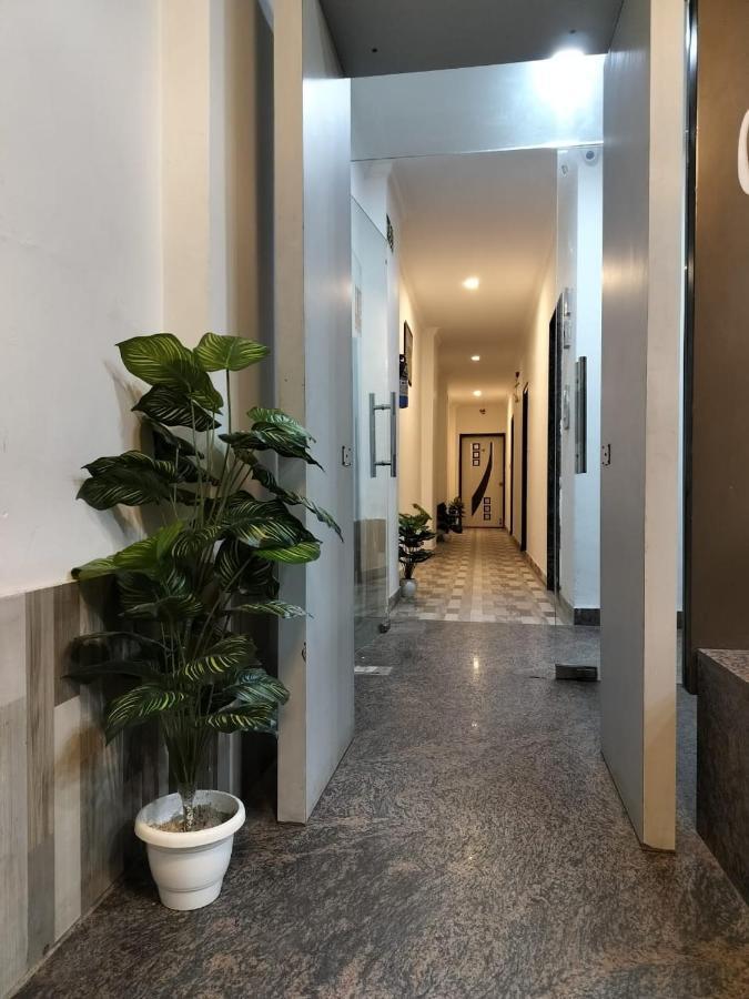 Hotel Clink New Delhi Airport Eksteriør billede