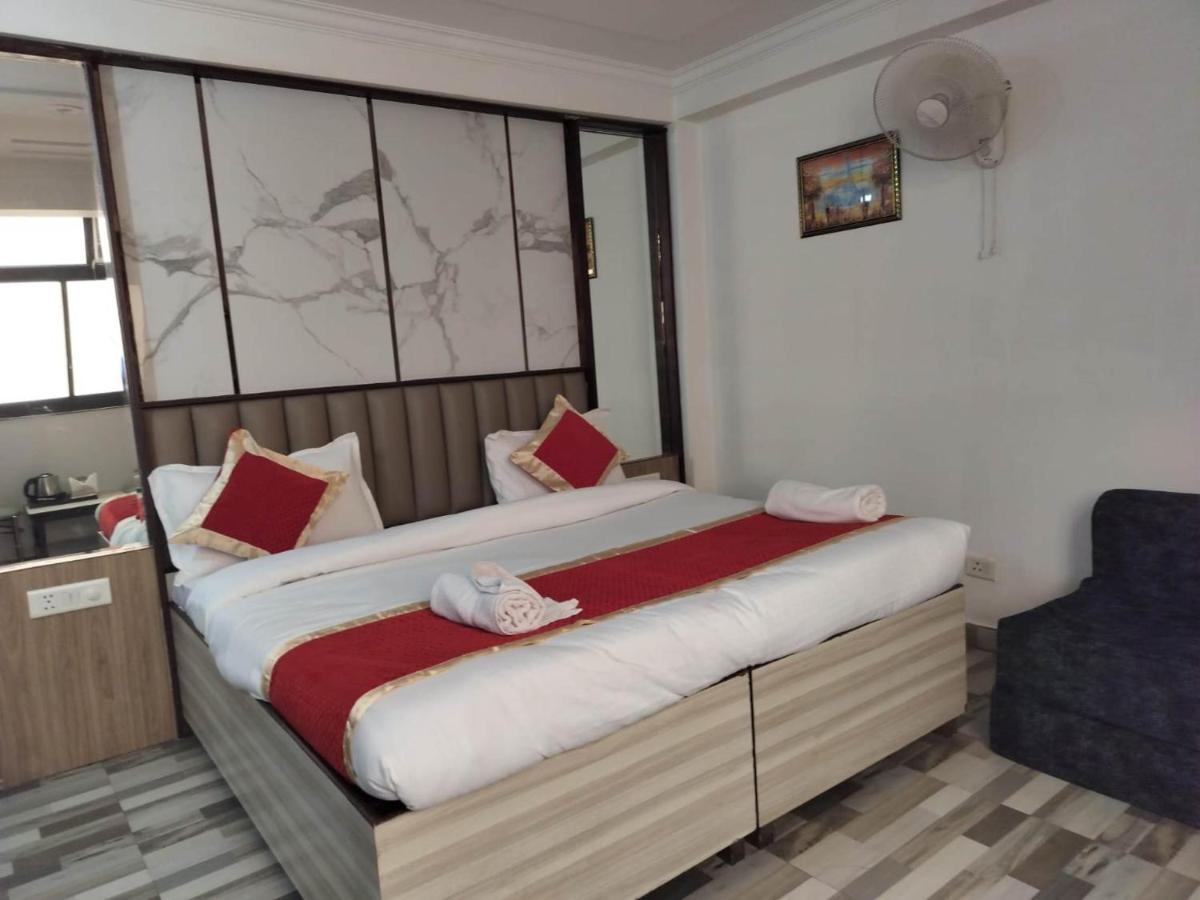 Hotel Clink New Delhi Airport Eksteriør billede