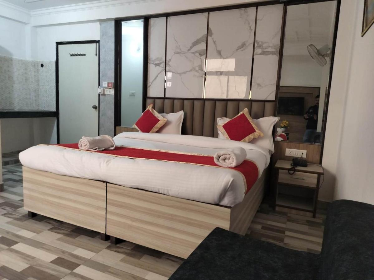 Hotel Clink New Delhi Airport Eksteriør billede