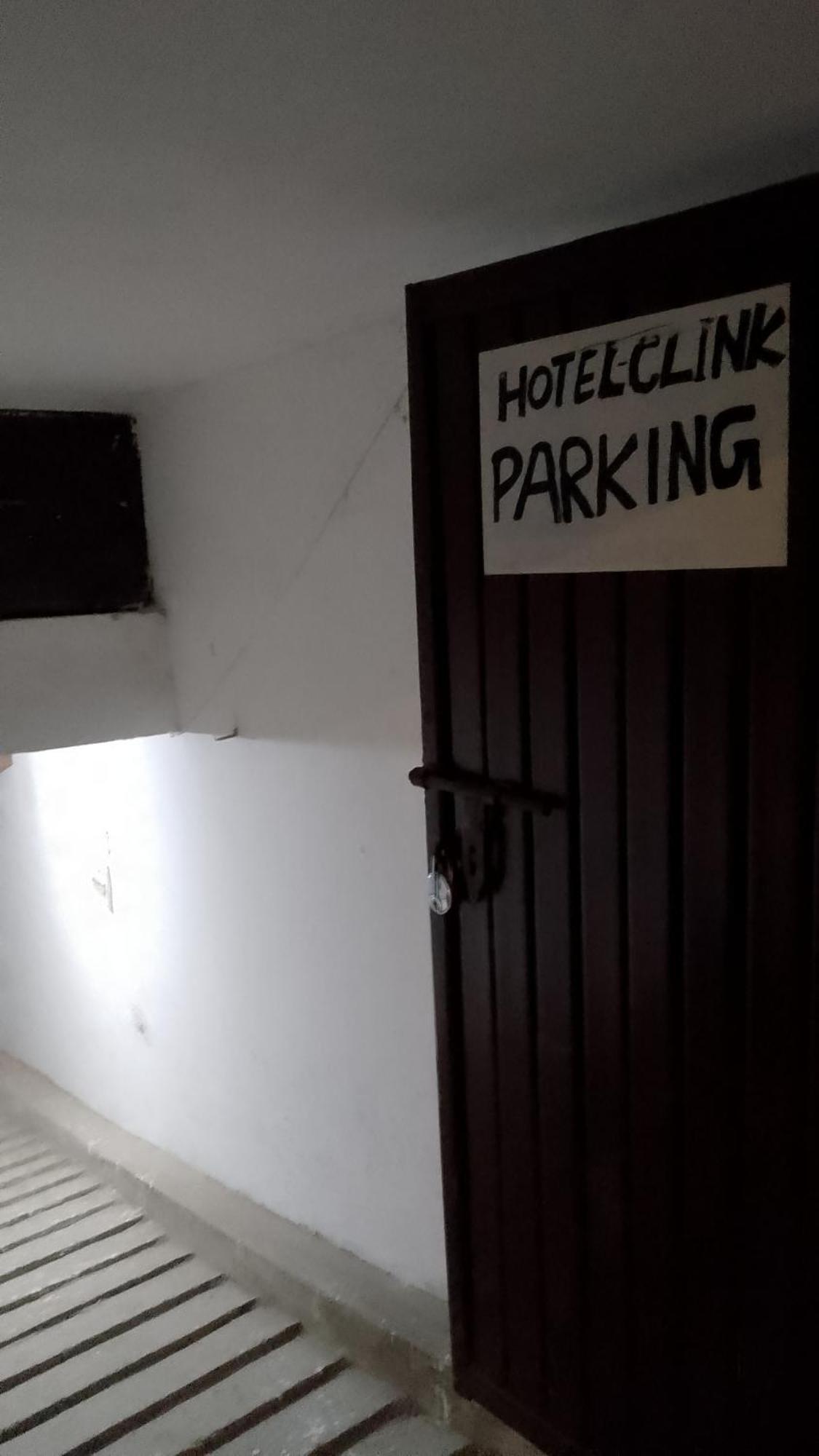 Hotel Clink New Delhi Airport Eksteriør billede
