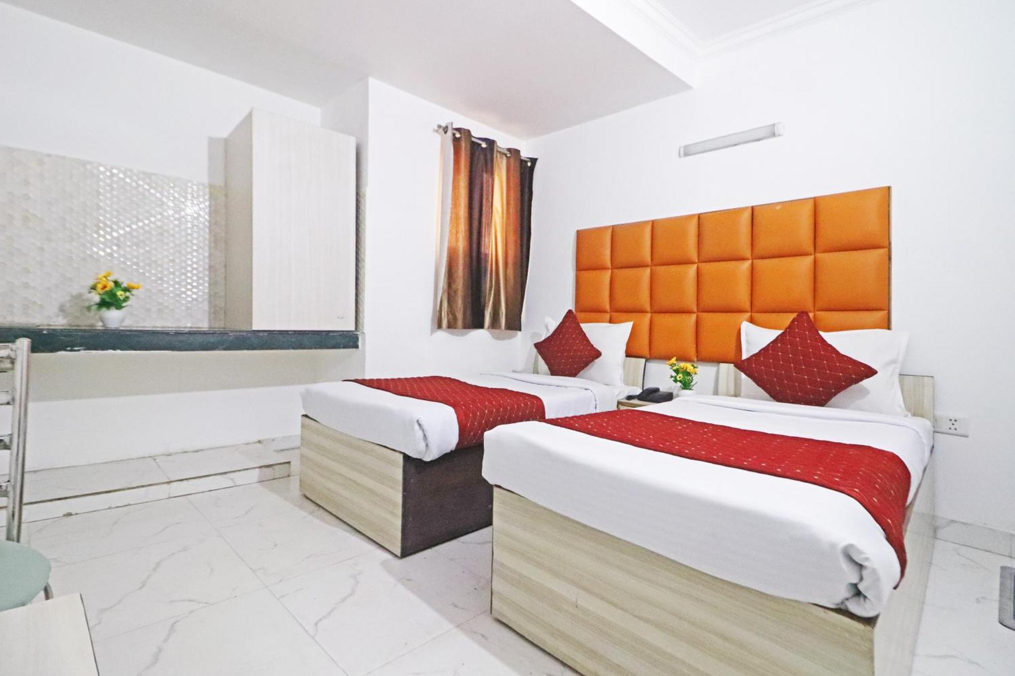 Hotel Clink New Delhi Airport Eksteriør billede