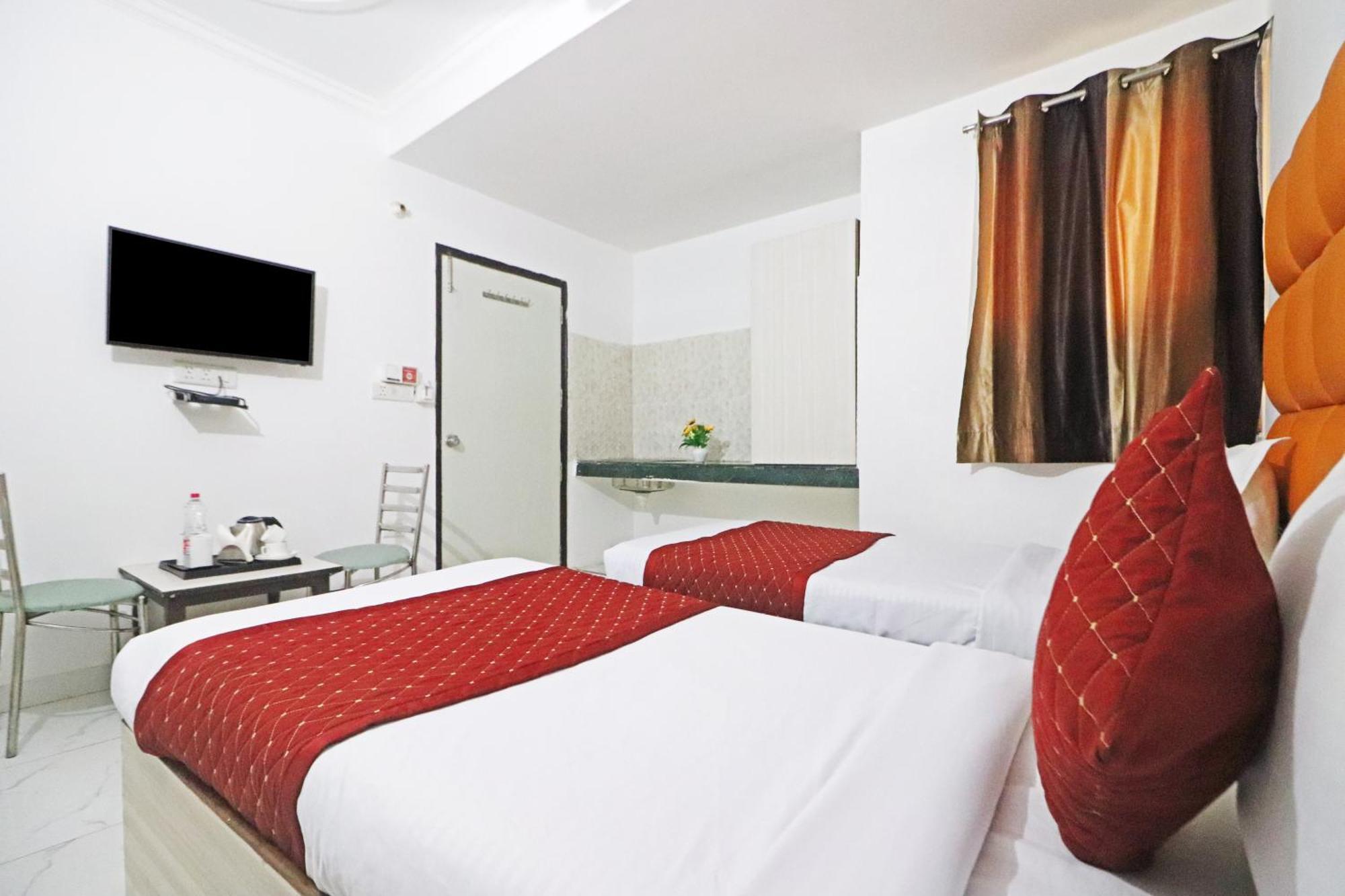Hotel Clink New Delhi Airport Eksteriør billede