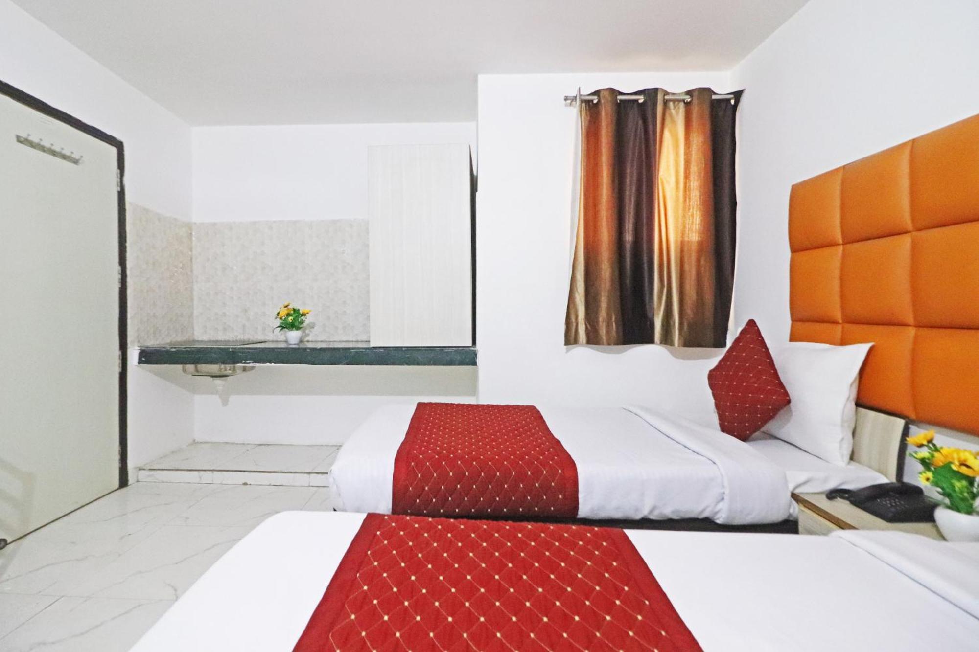 Hotel Clink New Delhi Airport Eksteriør billede