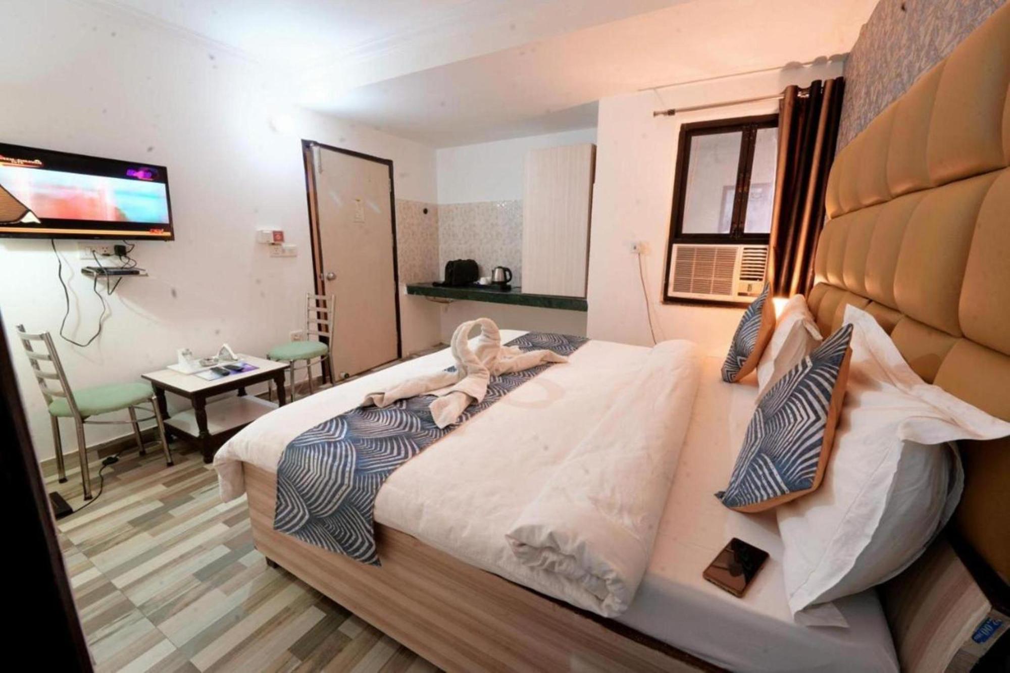 Hotel Clink New Delhi Airport Eksteriør billede